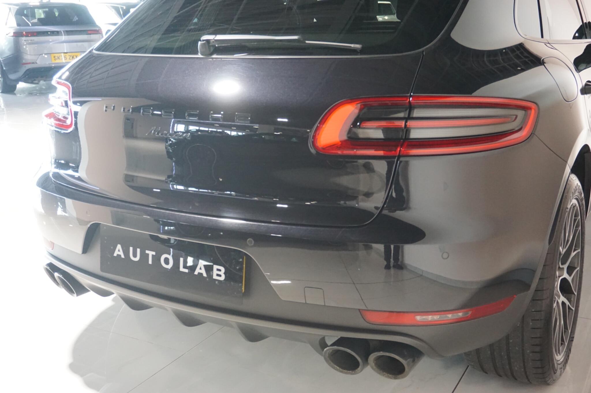 Porsche Macan 2.0T SUV 5dr Petrol PDK 4WD Euro 6 (s/s) (252 ps)